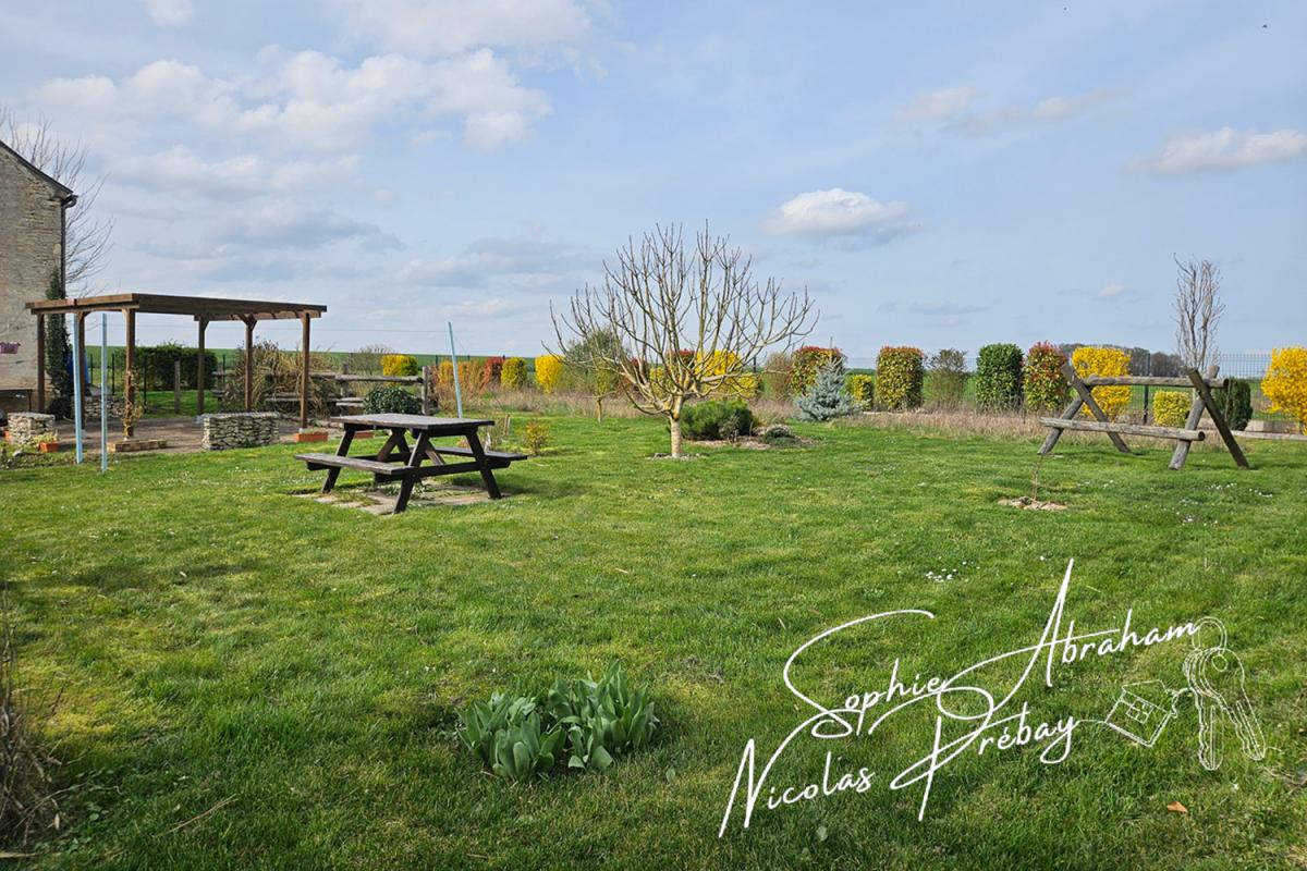 ANGERVILLE Fermette avec dépendances et terrain constructible 14