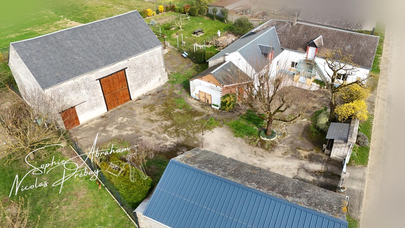 BAZOCHES-LES-GALLERANDES Fermette avec dépendances et terrain constructible 15
