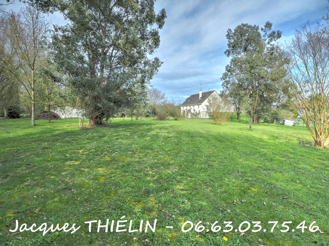 LONGUE-JUMELLES Au coeur de Longué-Jumelles volumes remarquables et parc arboré pour cette propriété d'exception 18