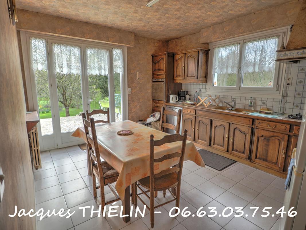 LONGUE-JUMELLES Au coeur de Longué-Jumelles volumes remarquables et parc arboré pour cette propriété d'exception 7