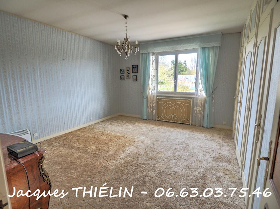 LONGUE-JUMELLES Au coeur de Longué-Jumelles volumes remarquables et parc arboré pour cette propriété d'exception 9