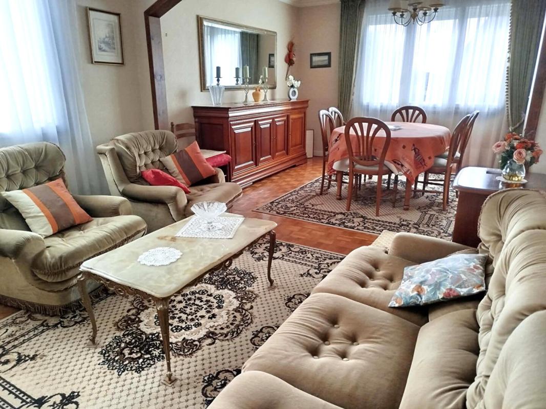 LOUDEAC Maison proche centre-ville 4 chambres 5