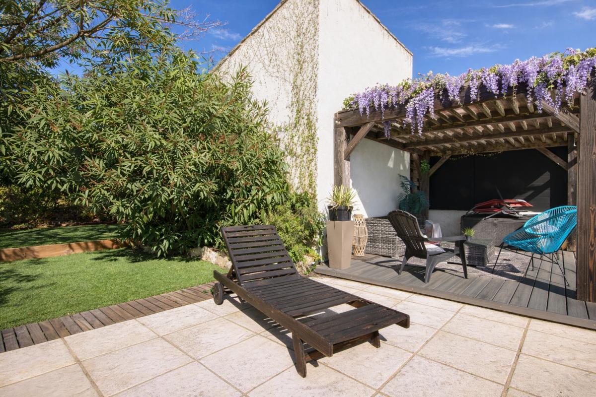 BOUC-BEL-AIR Bouc Bel Air  Maison de plain-pied  5 pièces  110 m²  Piscine  Au calme 3