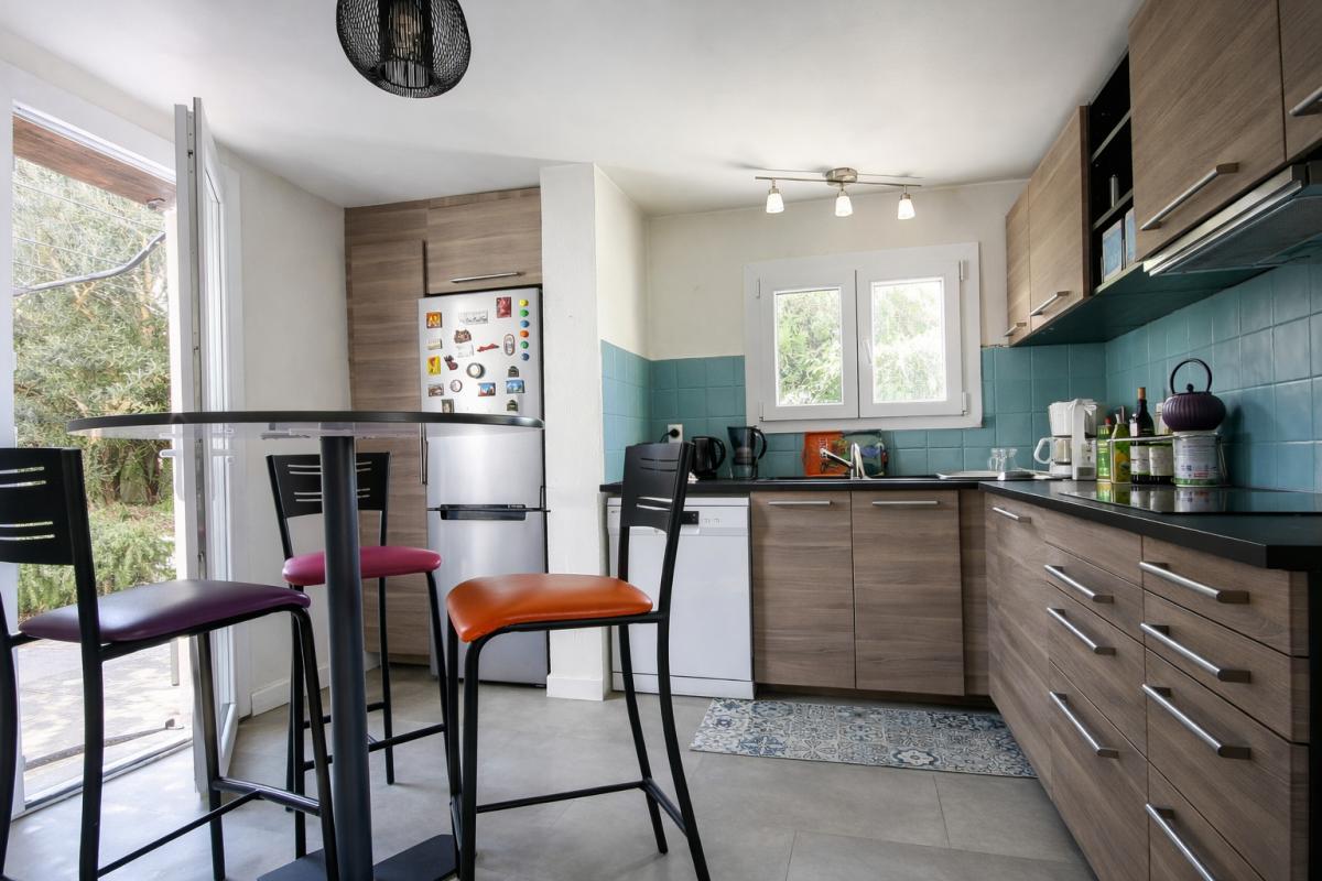 BOUC-BEL-AIR Bouc Bel Air  Maison de plain-pied  5 pièces  110 m²  Piscine  Au calme 5