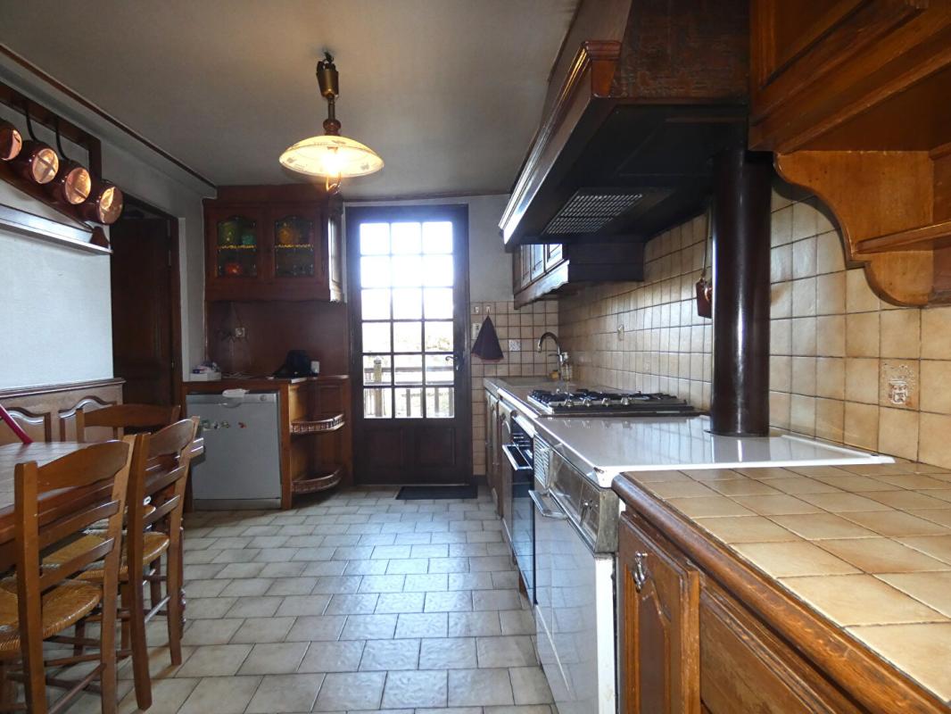 HAUTEFORT Maison 120 m2 / 4 chambres / sous-sol / cour / terrain 1500m² 4