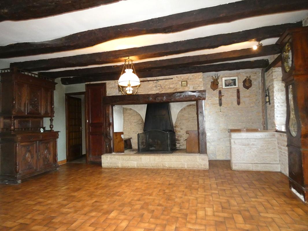 HAUTEFORT Maison 120 m2 / 4 chambres / sous-sol / cour / terrain 1500m² 9