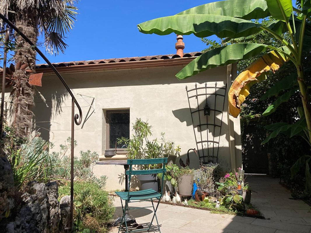 CAHORS Maison en pierre sans travaux à Cahors avec jardin 12