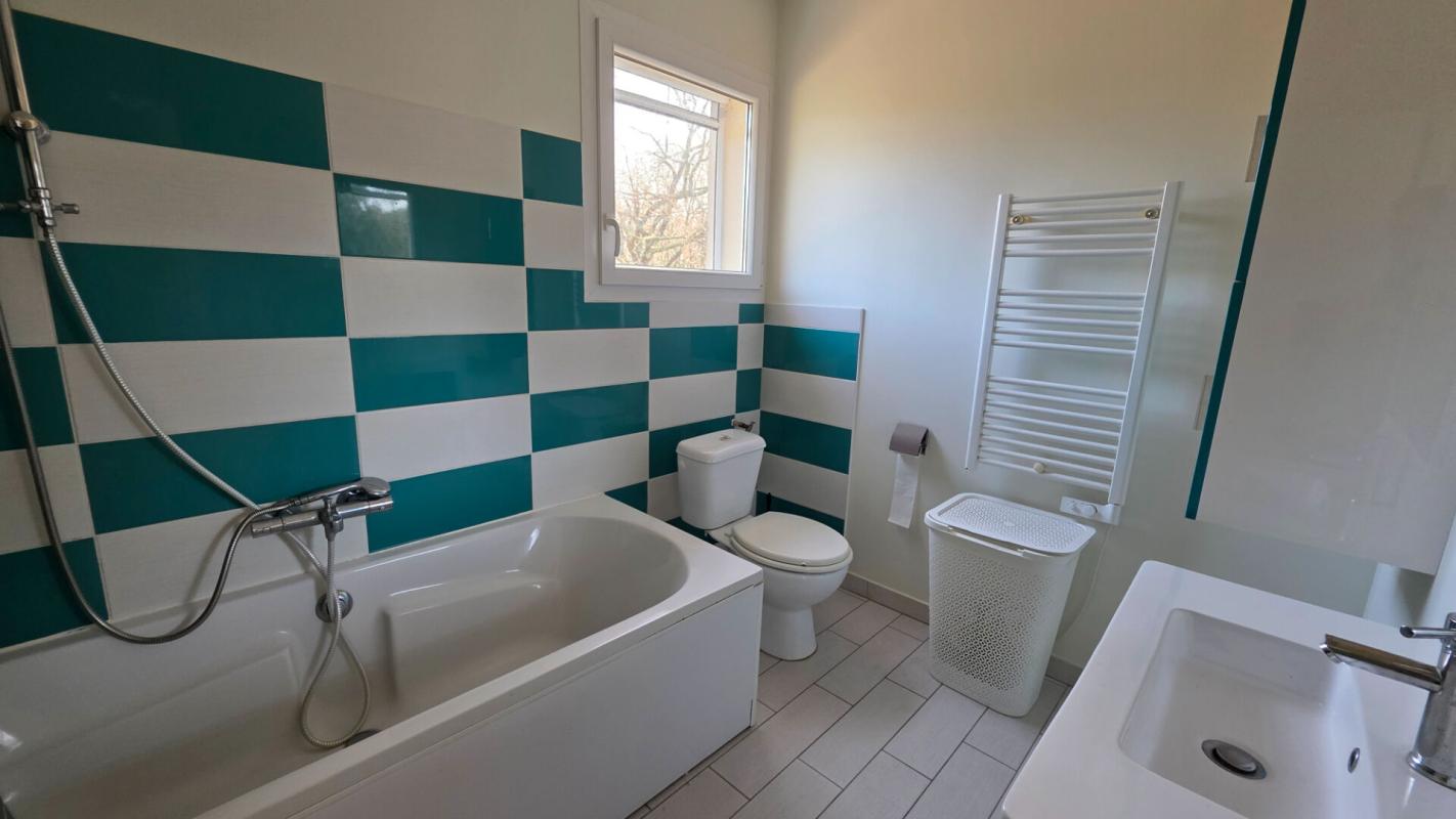 SOULAC-SUR-MER Maison 8 pièces de 160 m²  Terrain 1127 m²  Au calme, lisière de forêt 11