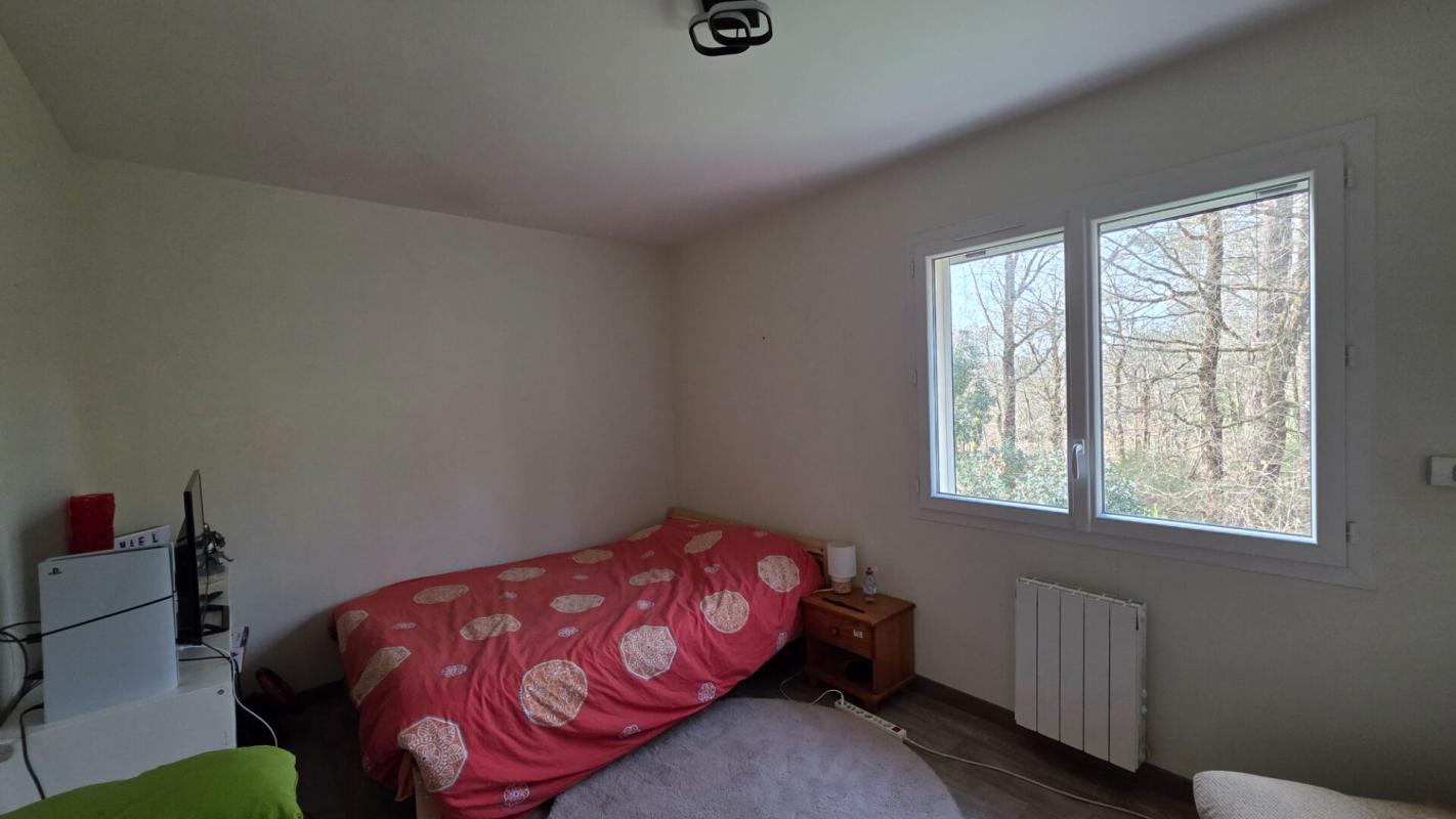 SOULAC-SUR-MER Maison 8 pièces de 160 m²  Terrain 1127 m²  Au calme, lisière de forêt 13