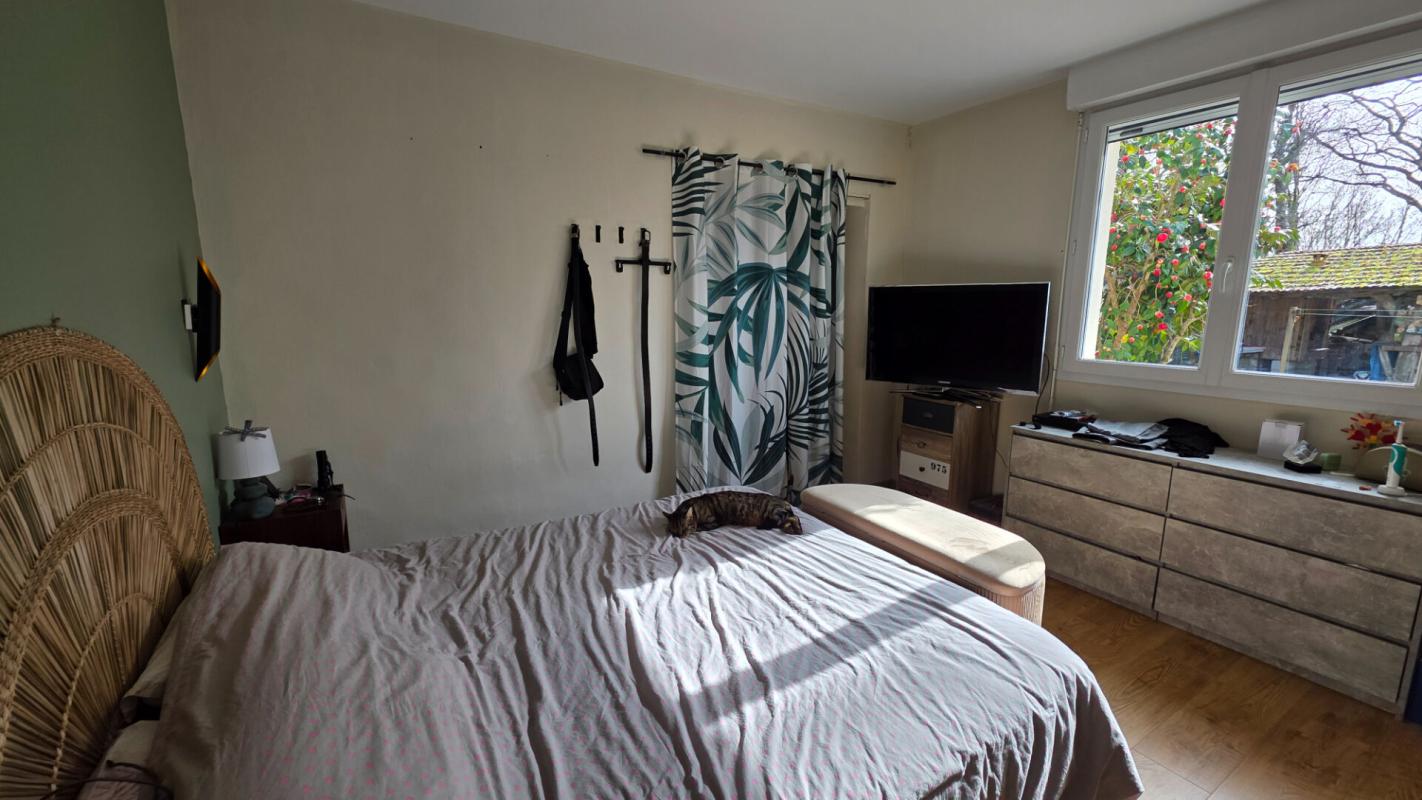 SOULAC-SUR-MER Maison 8 pièces de 160 m²  Terrain 1127 m²  Au calme, lisière de forêt 6