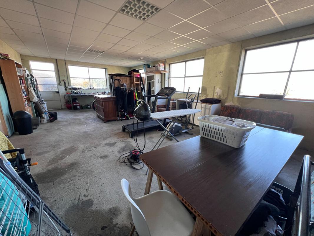 THIZY THIZY -LES-BOURGS. Maison ancienne rénovée 6 pièces 162m2 + 305m2 de dépendances + jardin 16