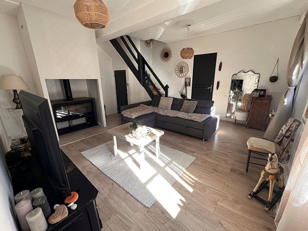 THIZY THIZY -LES-BOURGS. Maison ancienne rénovée 6 pièces 162m2 + 305m2 de dépendances + jardin 5