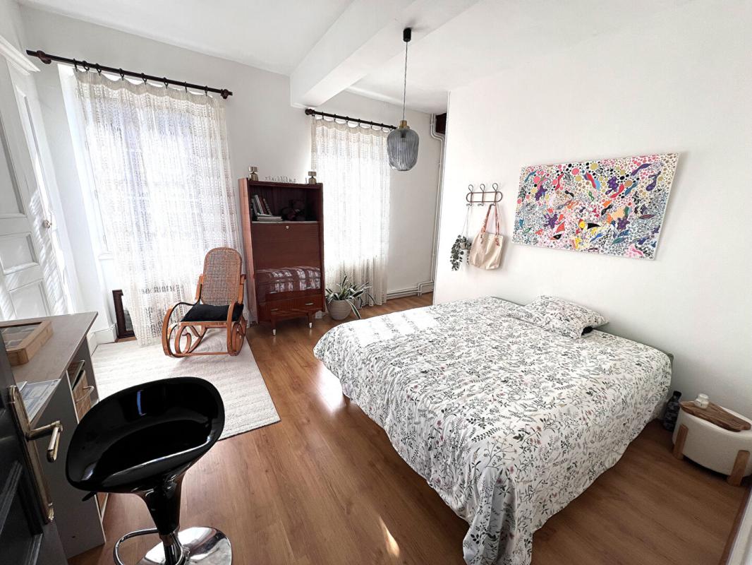 THIZY THIZY -LES-BOURGS. Maison ancienne rénovée 6 pièces 162m2 + 305m2 de dépendances + jardin 9