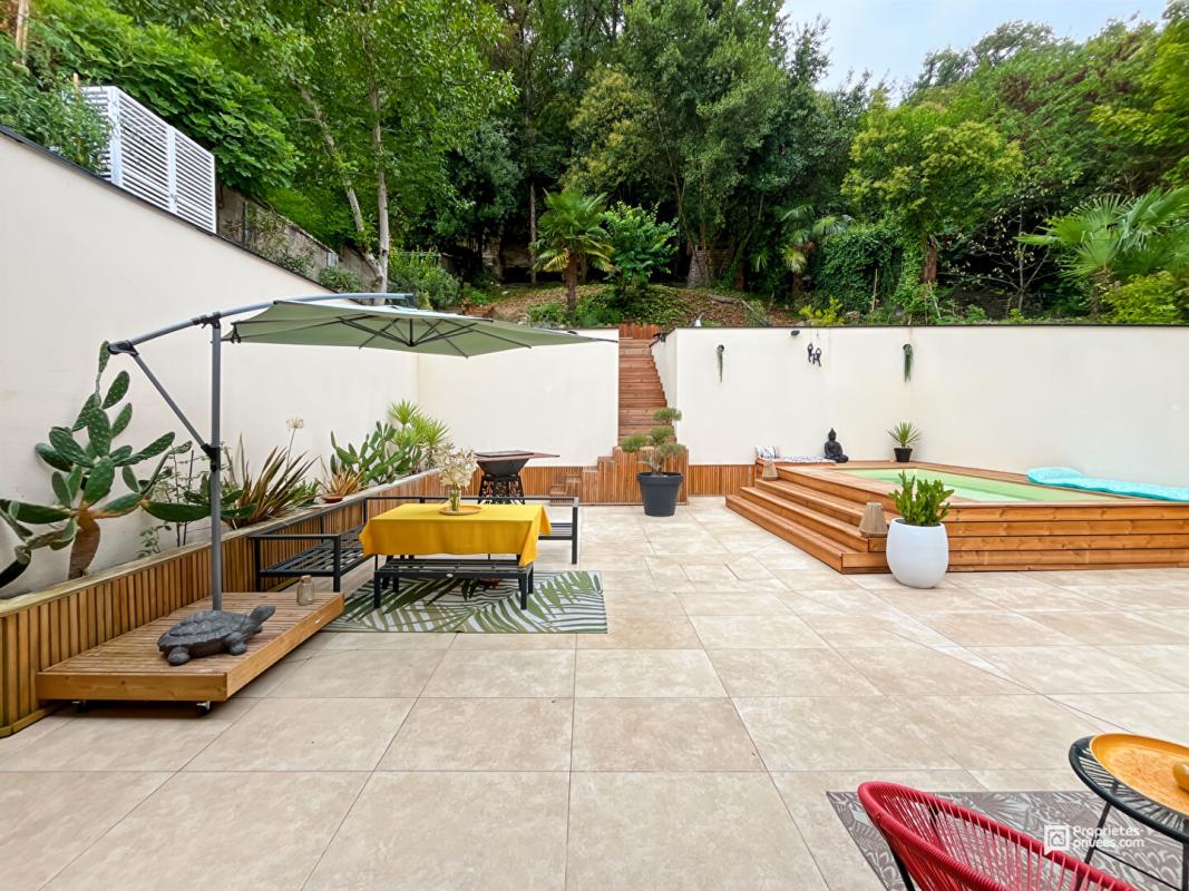 CAMBES Prestations haut de gamme pour cette demeure en pierre à Cambes 17