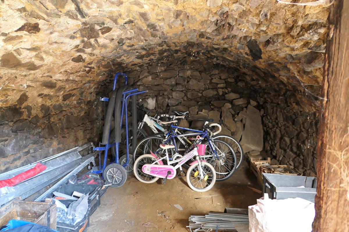 SAINT-ROMAIN-EN-JAREZ Ancien Corps De Ferme  SAINT -ROMAIN- EN- JAREZ 12