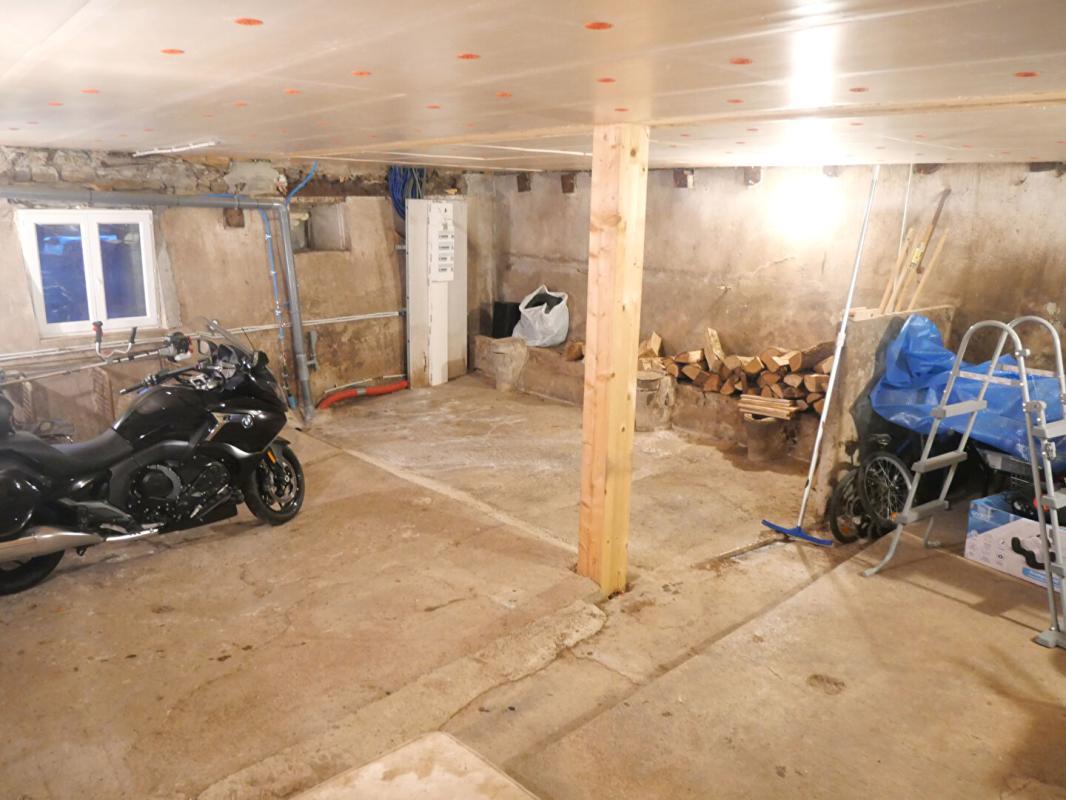 SAINT-ROMAIN-EN-JAREZ Ancien Corps De Ferme  SAINT -ROMAIN- EN- JAREZ 13