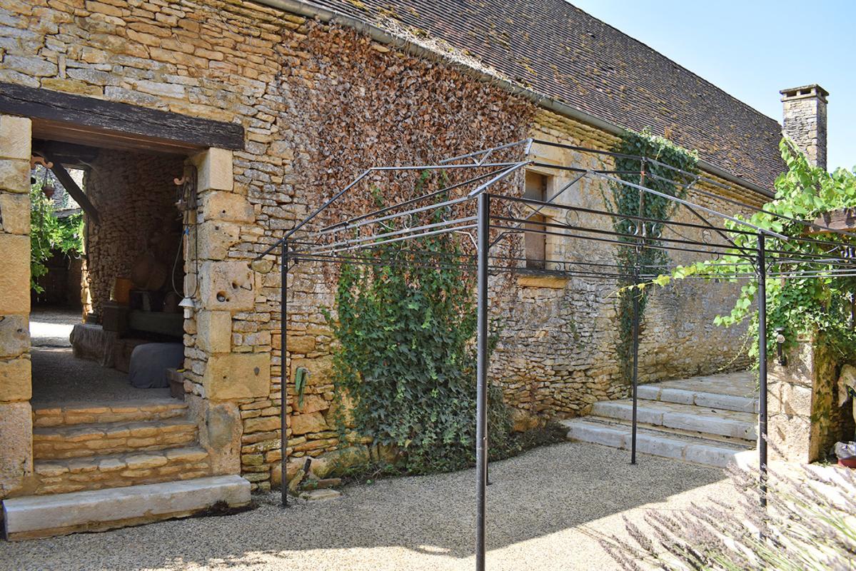 SAINT-GENIES Propriété Saint Genies 10 pièce(s) 187 m2 13