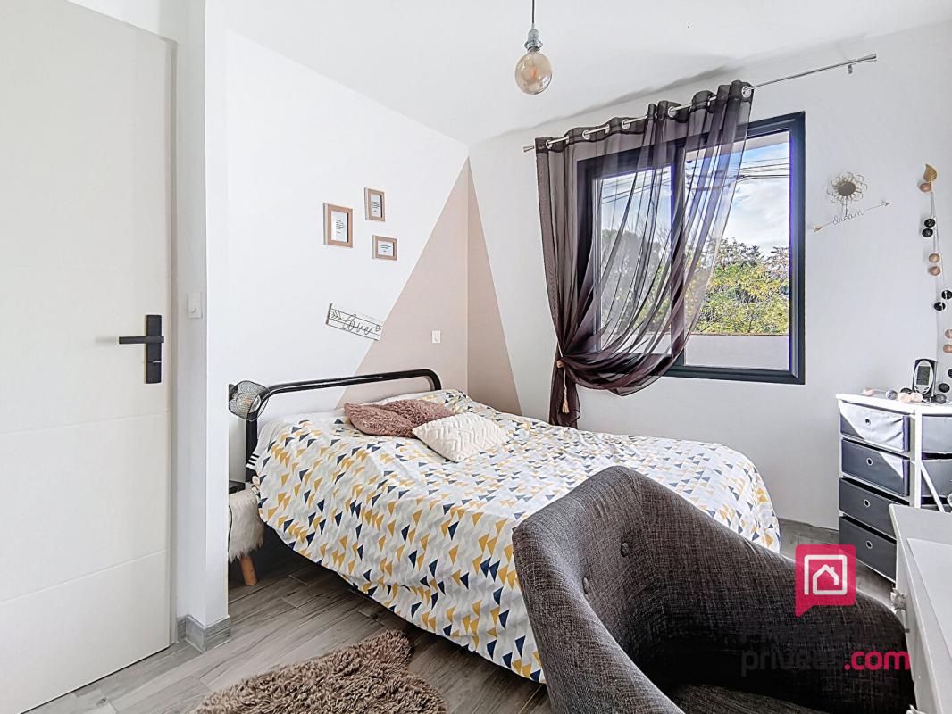 SAINT-MAXIMIN-LA-SAINTE-BAUME Villa contemporaine, 6 pièces 156 m2 13