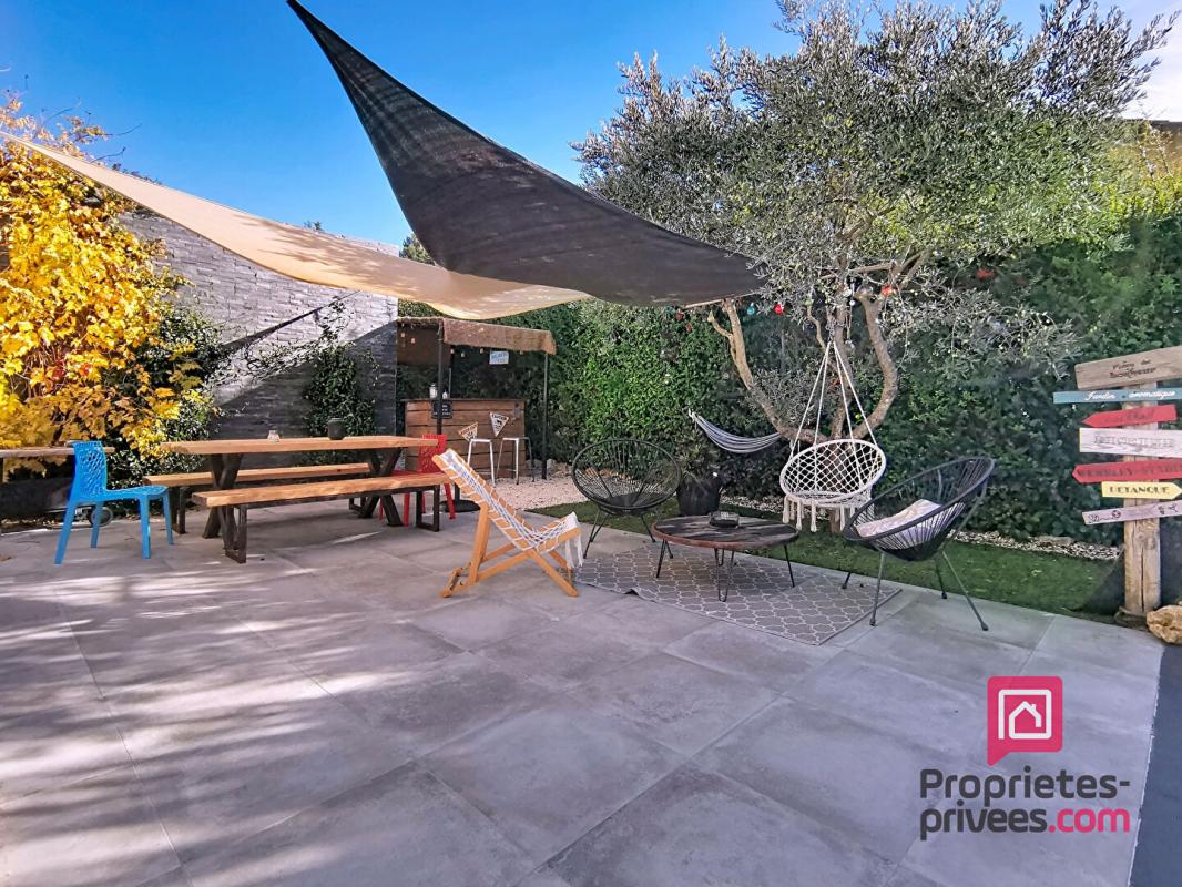 SAINT-MAXIMIN-LA-SAINTE-BAUME Villa contemporaine, 6 pièces 156 m2 2