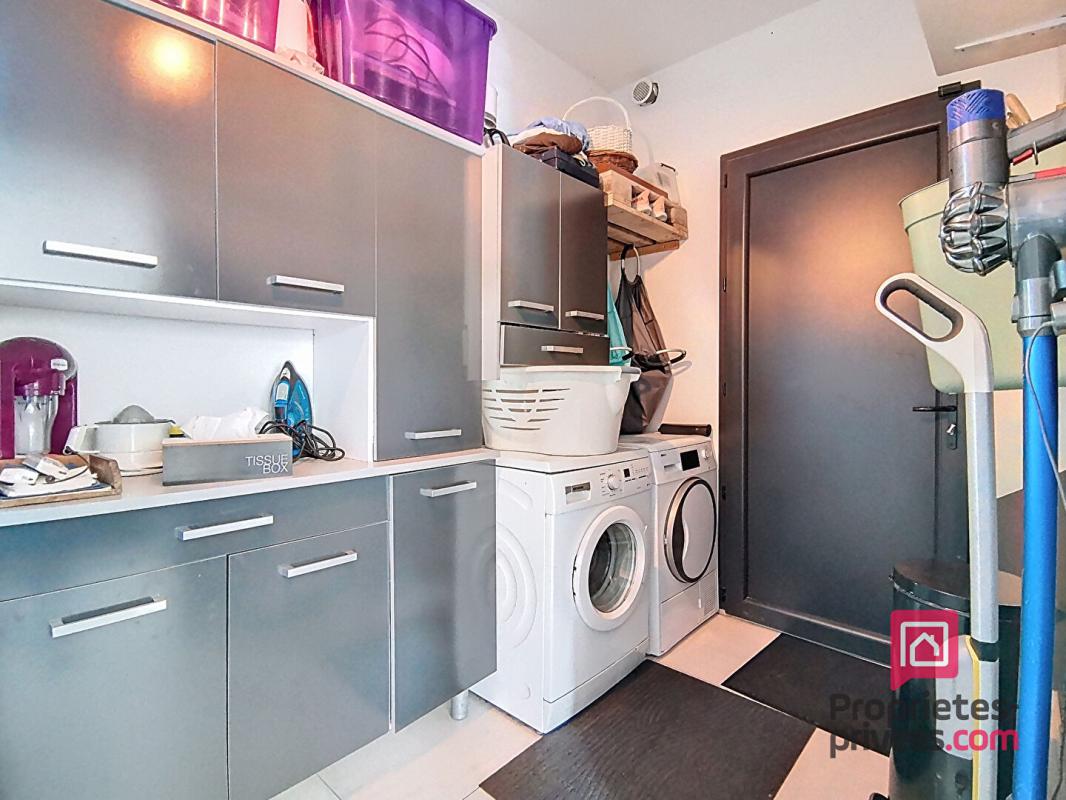 SAINT-MAXIMIN-LA-SAINTE-BAUME Villa contemporaine, 6 pièces 156 m2 17