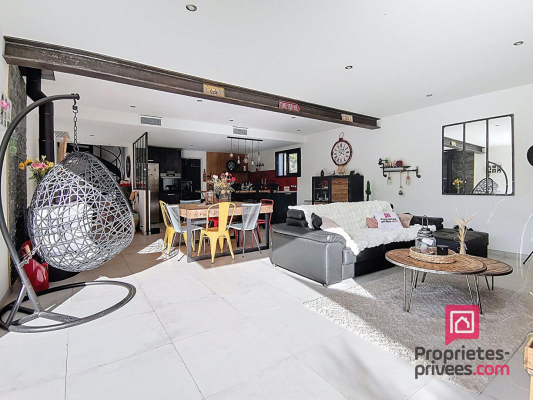 SAINT-MAXIMIN-LA-SAINTE-BAUME Villa contemporaine, 6 pièces 156 m2 6