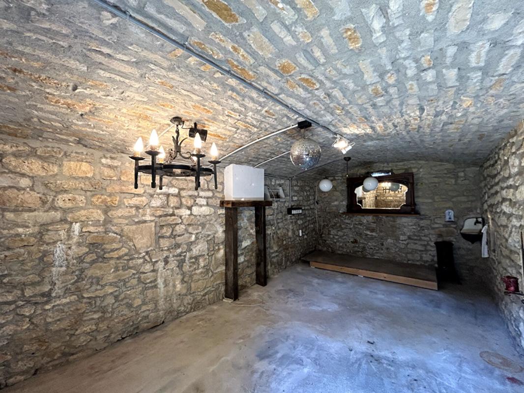 SAINT-BENIN-DES-BOIS Saint Benin Des Bois Splendide maison 7 pièce(s) 194 m2 18