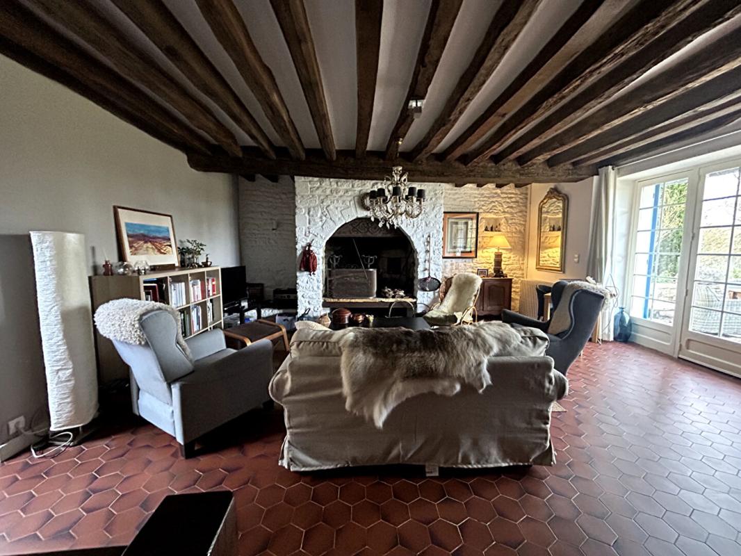 SAINT-BENIN-DES-BOIS Saint Benin Des Bois Splendide maison 7 pièce(s) 194 m2 2