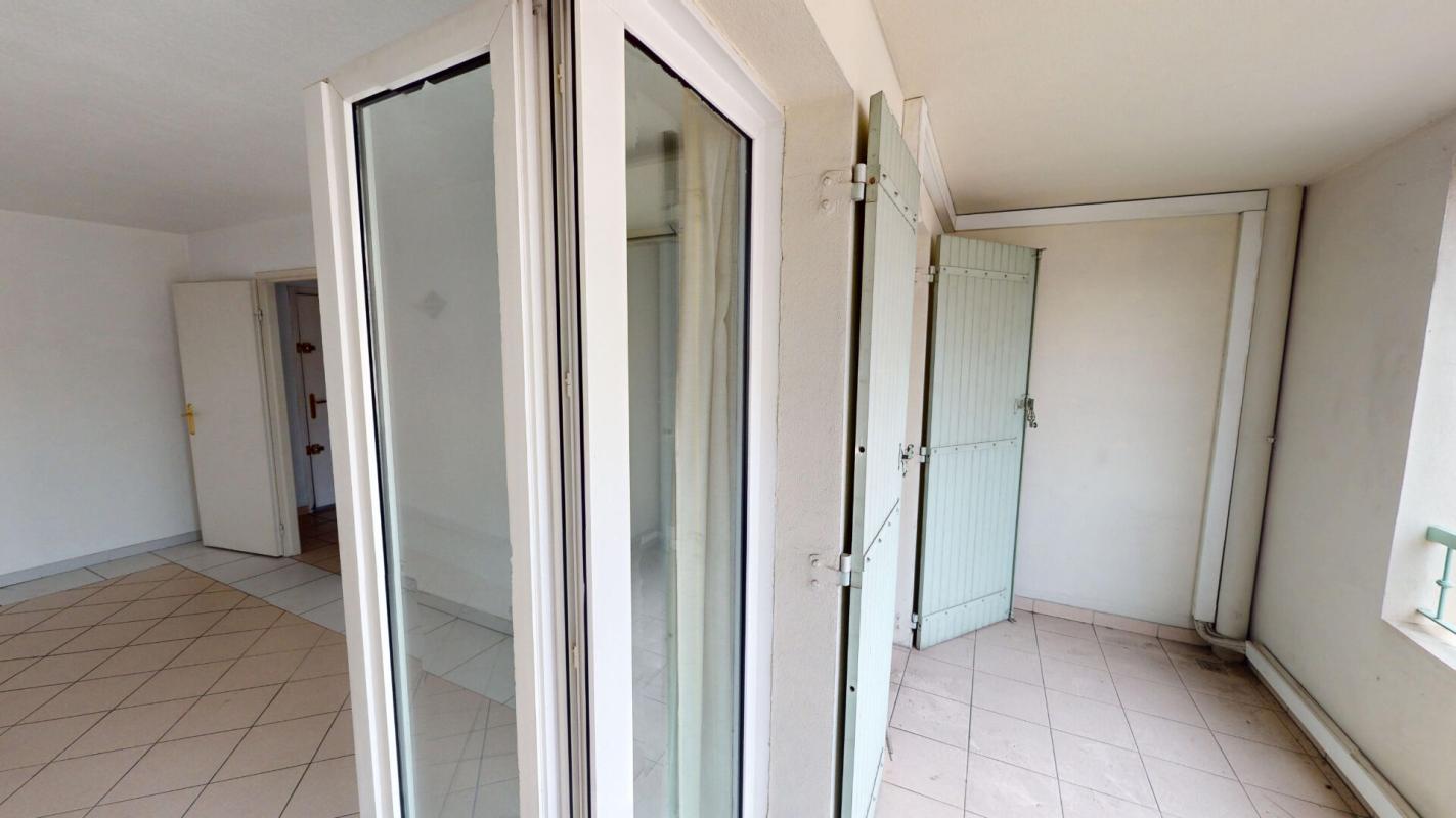 LE MUY Rare au Muy : T3 lumineux avec terrasse, ascenseur dans résidence avec parking en plein centre-ville ! 7