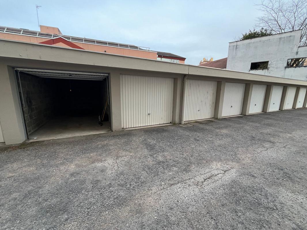 BOURG-EN-BRESSE Appartement Bourg En Bresse 5 pièce(s) 9