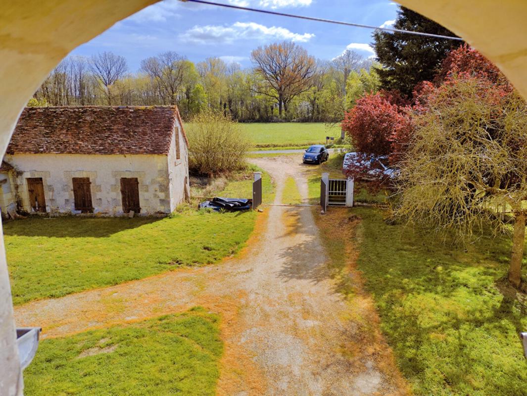 CHAUMUSSAY Maison de pays Chaumussay  95 m² avec grange sur 5300m² 12