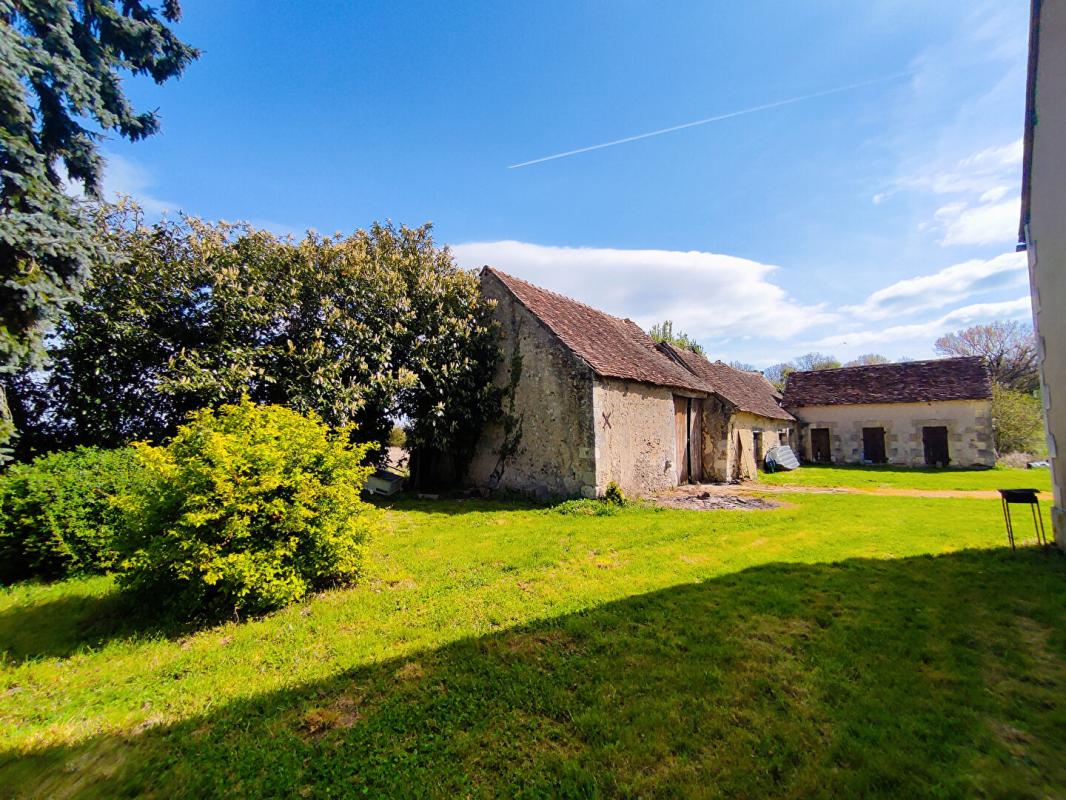 CHAUMUSSAY Maison de pays Chaumussay  95 m² avec grange sur 5300m² 16