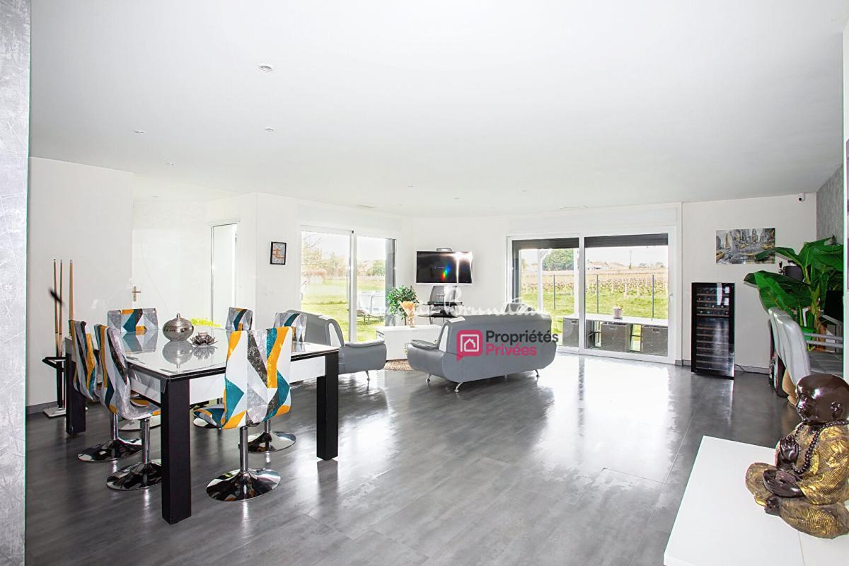 SAINT-SAUVEUR Maison contemporaine d'exception - 7 pièces - Vue vignes 2