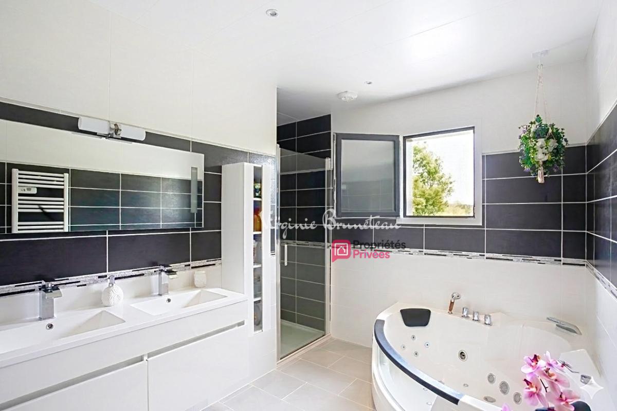 SAINT-SAUVEUR Maison contemporaine d'exception - 7 pièces - Vue vignes 6