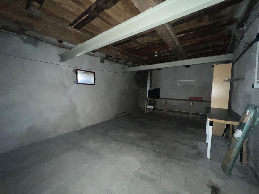 BLANZAT Maison avec jardin 10