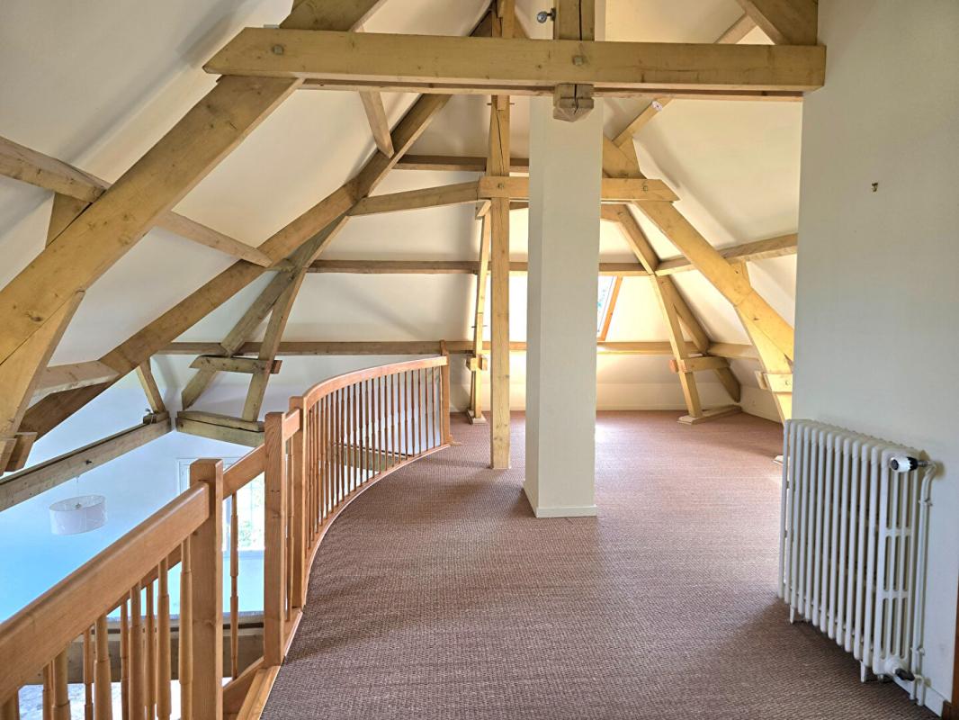 TRELISSAC Maison traditionnelle périgourdine, type 9, double garage, piscine couverte, sur un terrain de 1102 m² 10