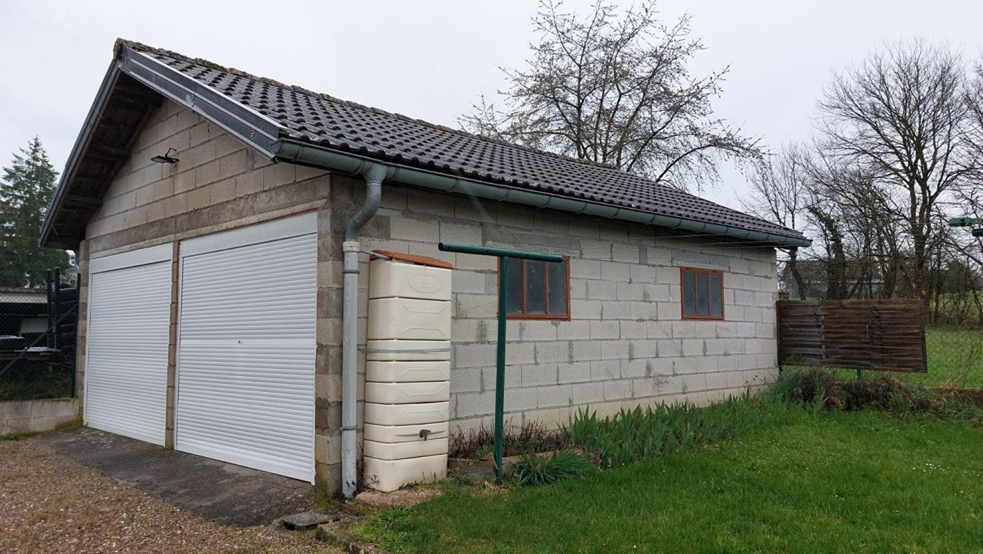 POLAINCOURT-ET-CLAIREFONTAINE Maison Polaincourt Et Clairefont 6 pièce(s) jardin 10