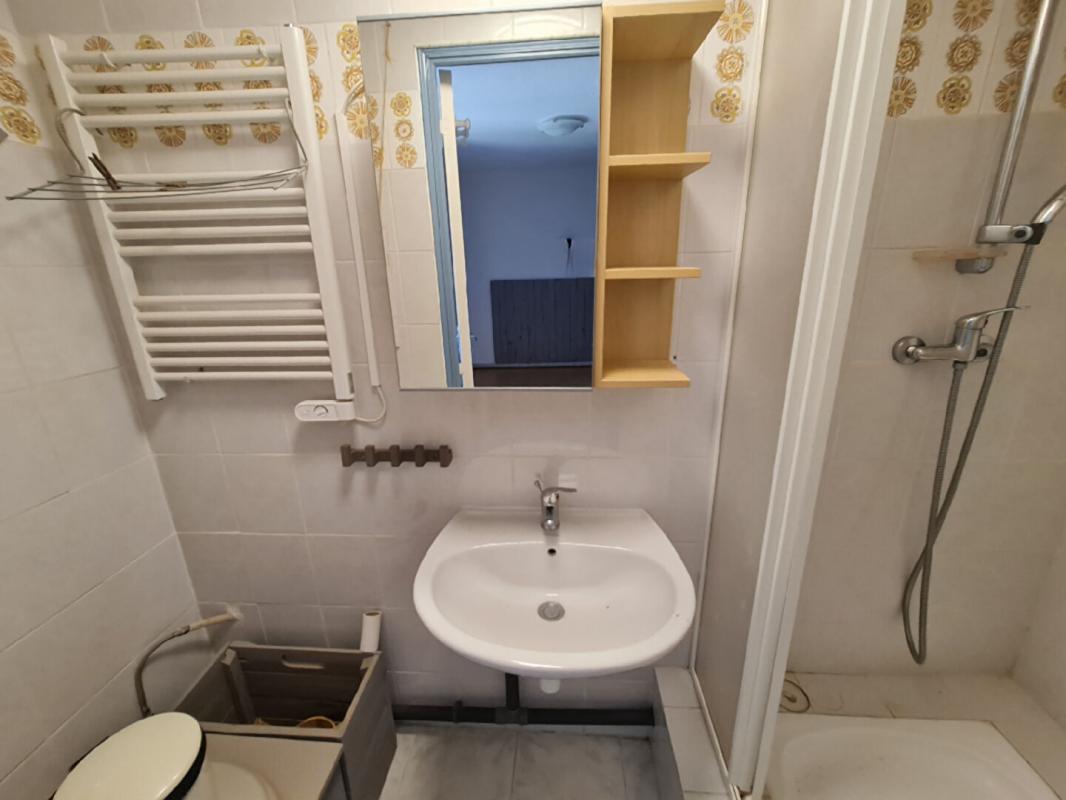 LES SALLES-DU-GARDON Mas en pierre Cévennes + 9,4 ha terrain - source - panneaux solaires - dépendance 13