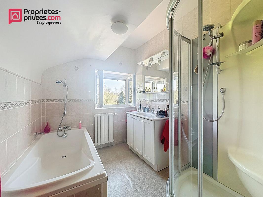 PERRIERS-EN-BEAUFICEL Splendide propriété de 197m² 11