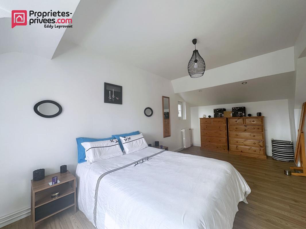 PERRIERS-EN-BEAUFICEL Splendide propriété de 197m² 7