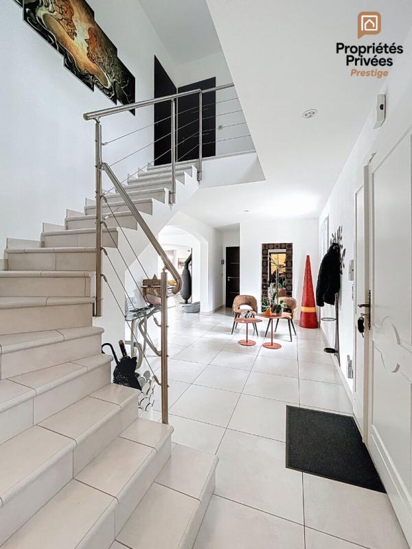 SAINT-MAXIMIN-LA-SAINTE-BAUME ÉLÉGANTE VILLA 260 m² avec piscine, jacuzzi terrain 5 000 m² Saint-Maximin 83470 6