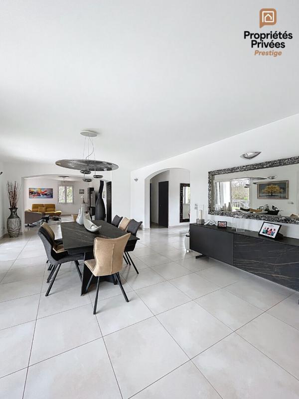 SAINT-MAXIMIN-LA-SAINTE-BAUME ÉLÉGANTE VILLA 260 m² avec piscine, jacuzzi terrain 5 000 m² Saint-Maximin 83470 9