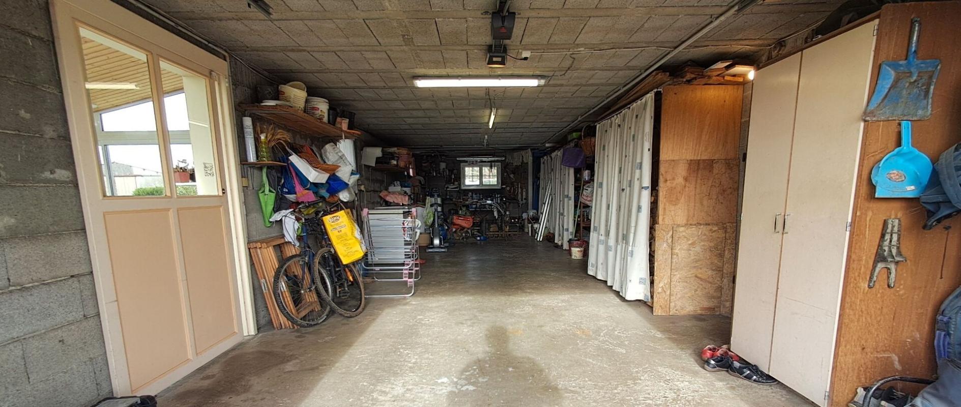 AUZAY CHARMANTE MAISON 5 pièce(s) 105 m2 sur terrain 1100 m2 clôturé et plat 11