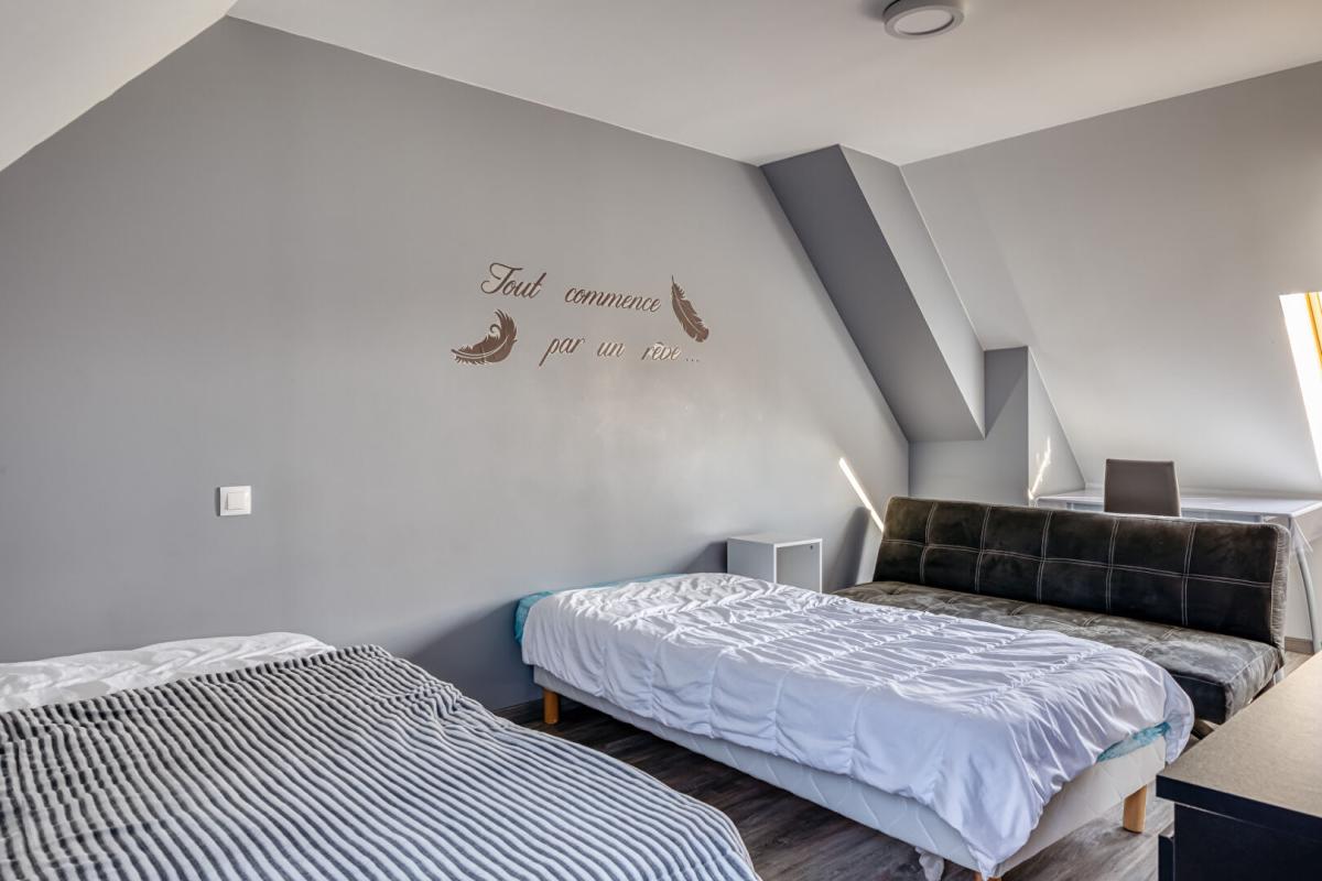 ELETOT Magnifique briques et silex, lumineuse, vie de plain pied, aucun travaux, dépendances 16