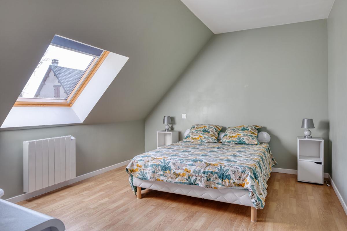 ELETOT Magnifique briques et silex, lumineuse, vie de plain pied, aucun travaux, dépendances 18