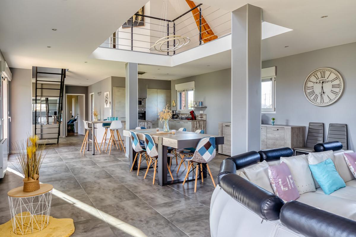 ELETOT Magnifique briques et silex, lumineuse, vie de plain pied, aucun travaux, dépendances 7