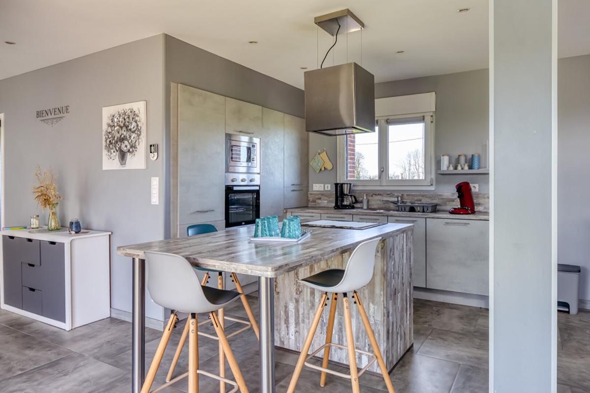 ELETOT Magnifique briques et silex, lumineuse, vie de plain pied, aucun travaux, dépendances 9