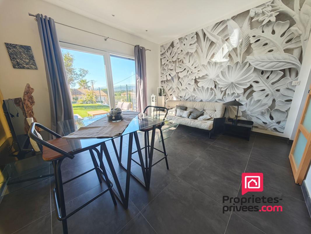 FREJUS Villa contemporaine 220 m2- PISCINE- 3 appartements possibles!- PIECE INSONORISEE 11