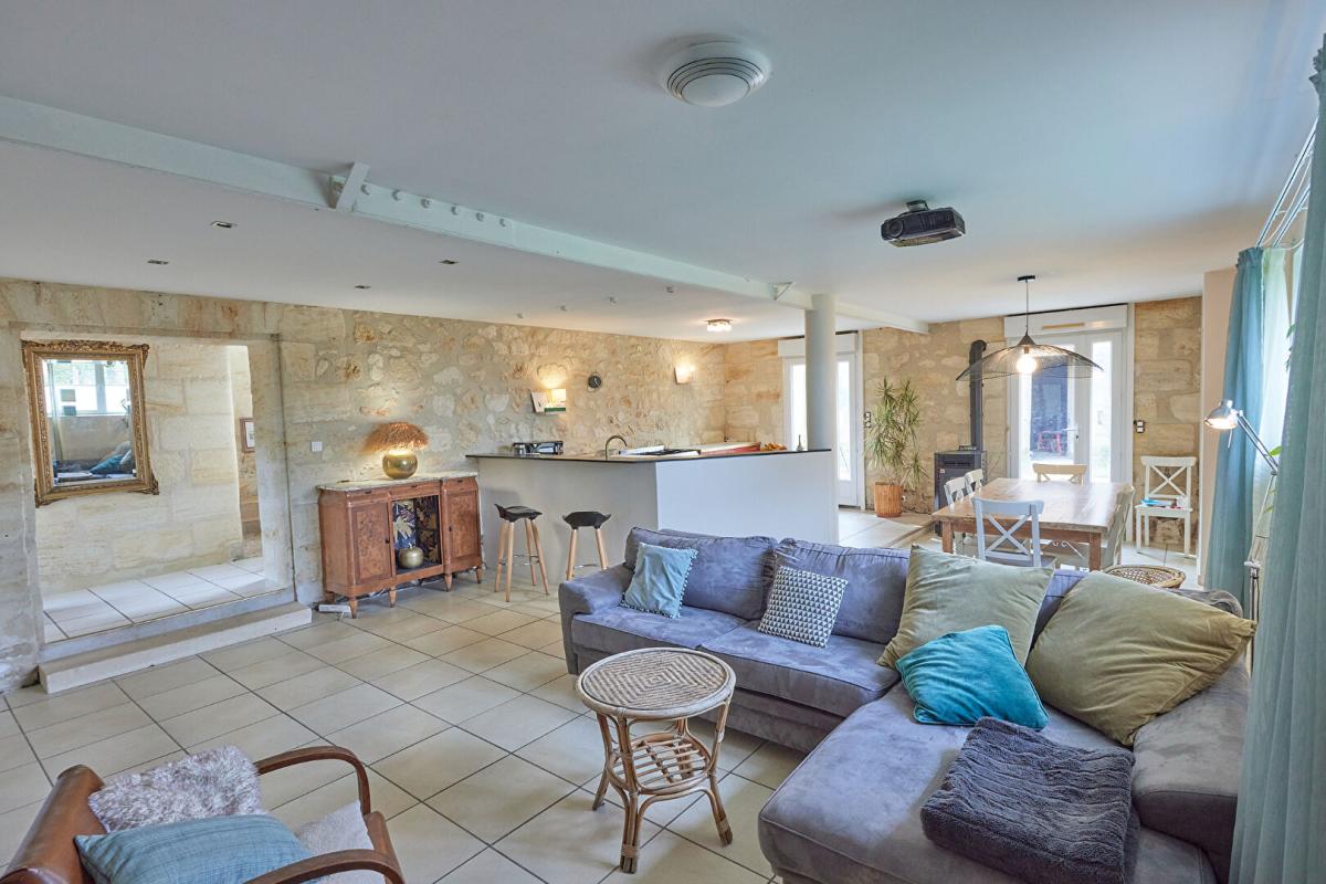 SAINT-JULIEN-BEYCHEVELLE Maison Saint Julien Beychevelle médoc 7 pièce(s) 160 m2 7