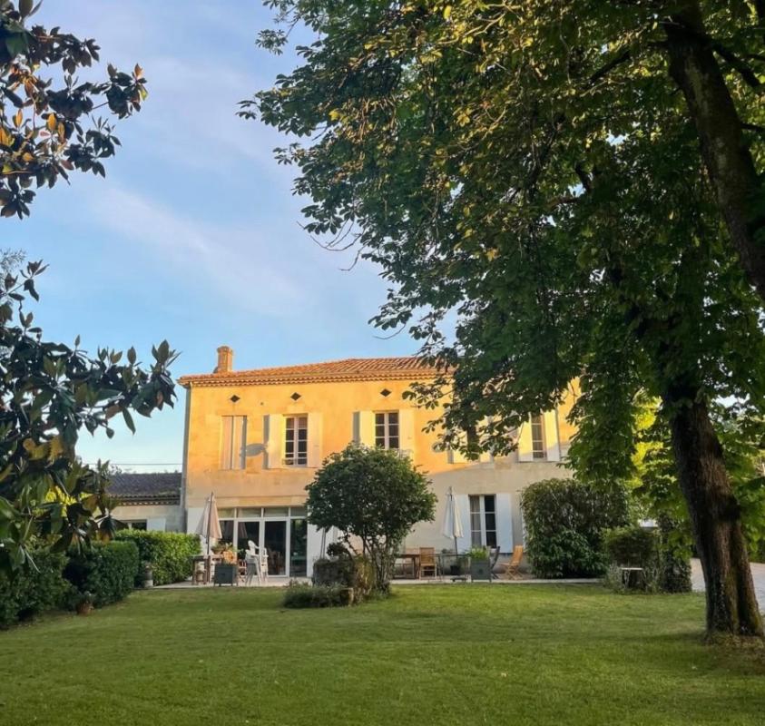 SAINT-LAURENT-MEDOC Magnifique maison de maître de charme à la française coup de coeur 1