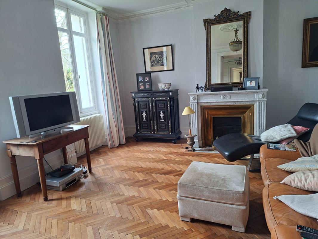 SAINT-LAURENT-MEDOC Magnifique maison de maître de charme à la française coup de coeur 11